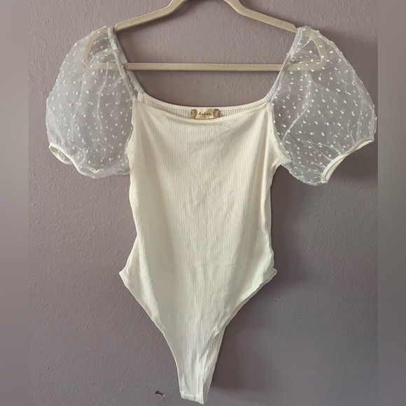 A Statement White Puff Sleeve Bodysuit - Picture 3 of 3